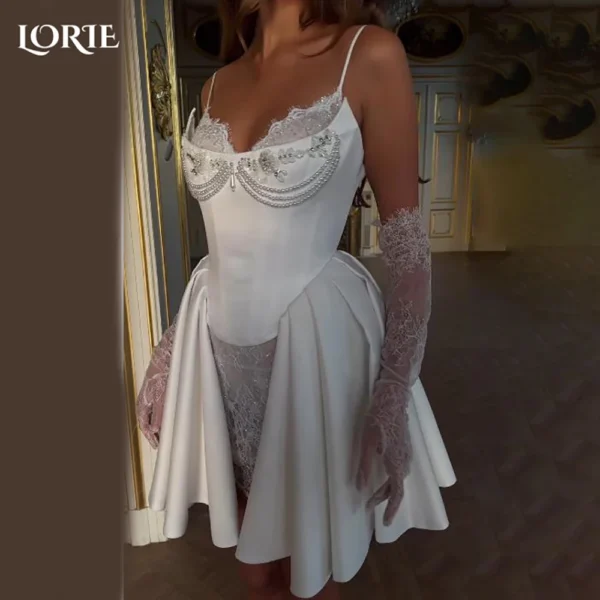 LORIE فستان زفاف قصير أنيق من الدانتيل مزين باللؤلؤ على شكل كرة لامعة على شكل قلب وأشرطة سباغيتي فستان زفاف مخصص فستان عروس